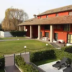 Corte Di Frara Aparthotel 4*