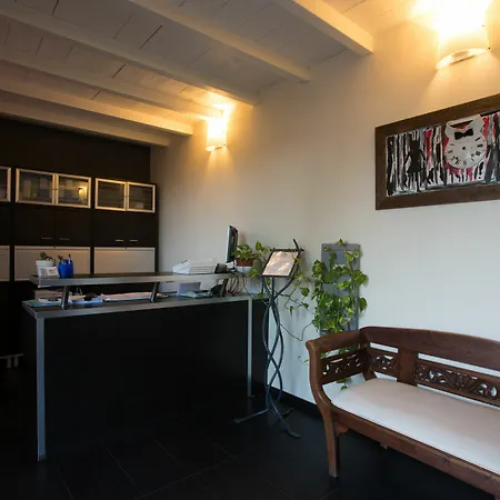 Corte Di Frara Lejlighedshotel 4*