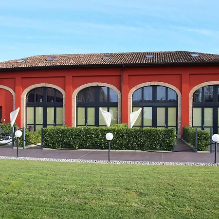 Corte Di Frara Aparthotel 4*