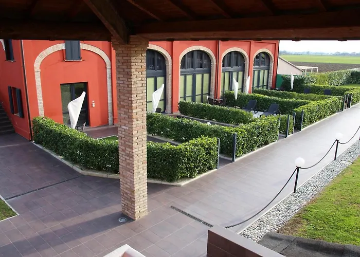 Corte Di Frara Aparthotel 4*