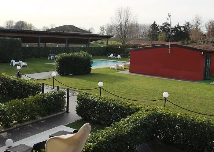 Corte Di Frara Aparthotel Parma